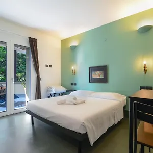 Marilena , Castelnuovo del Garda Italia